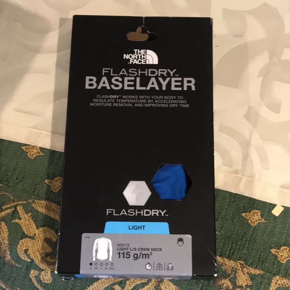 The North Face Flashdry crew neck baselayer- brand new